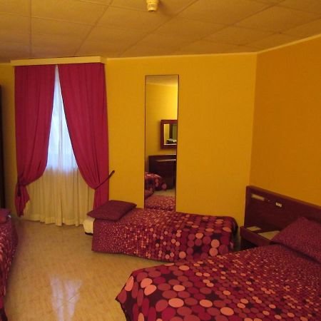 B&B The Sun Swimming & Pool Турин Экстерьер фото