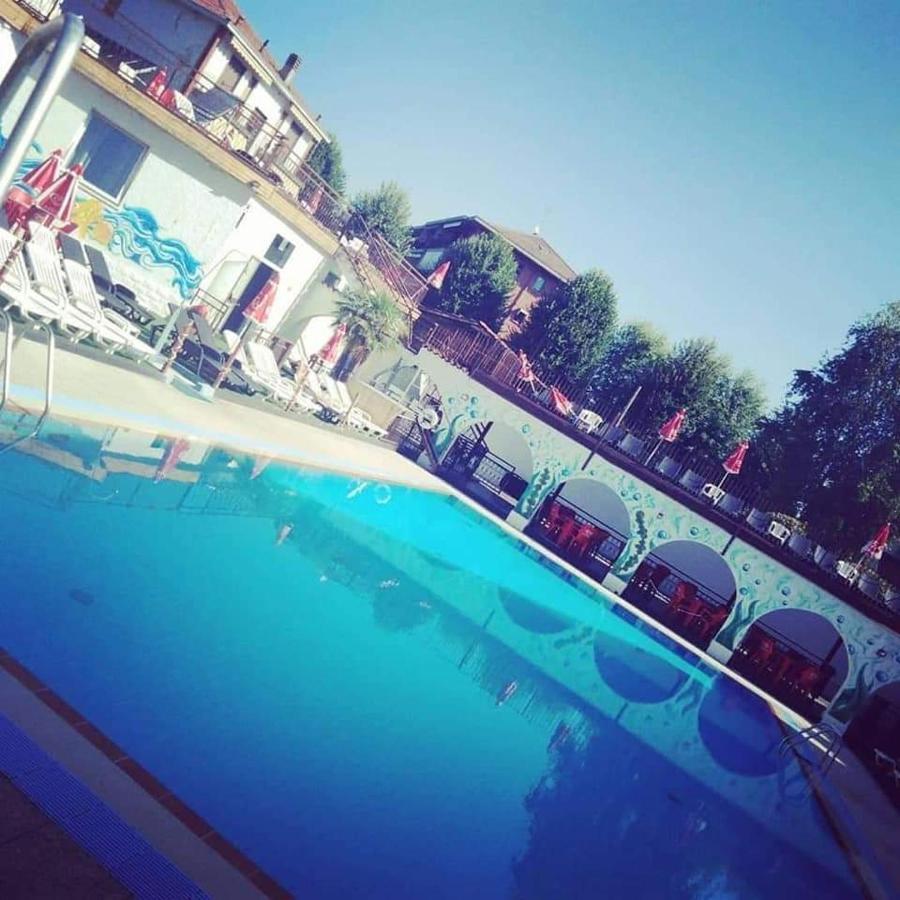 B&B The Sun Swimming & Pool Турин Экстерьер фото